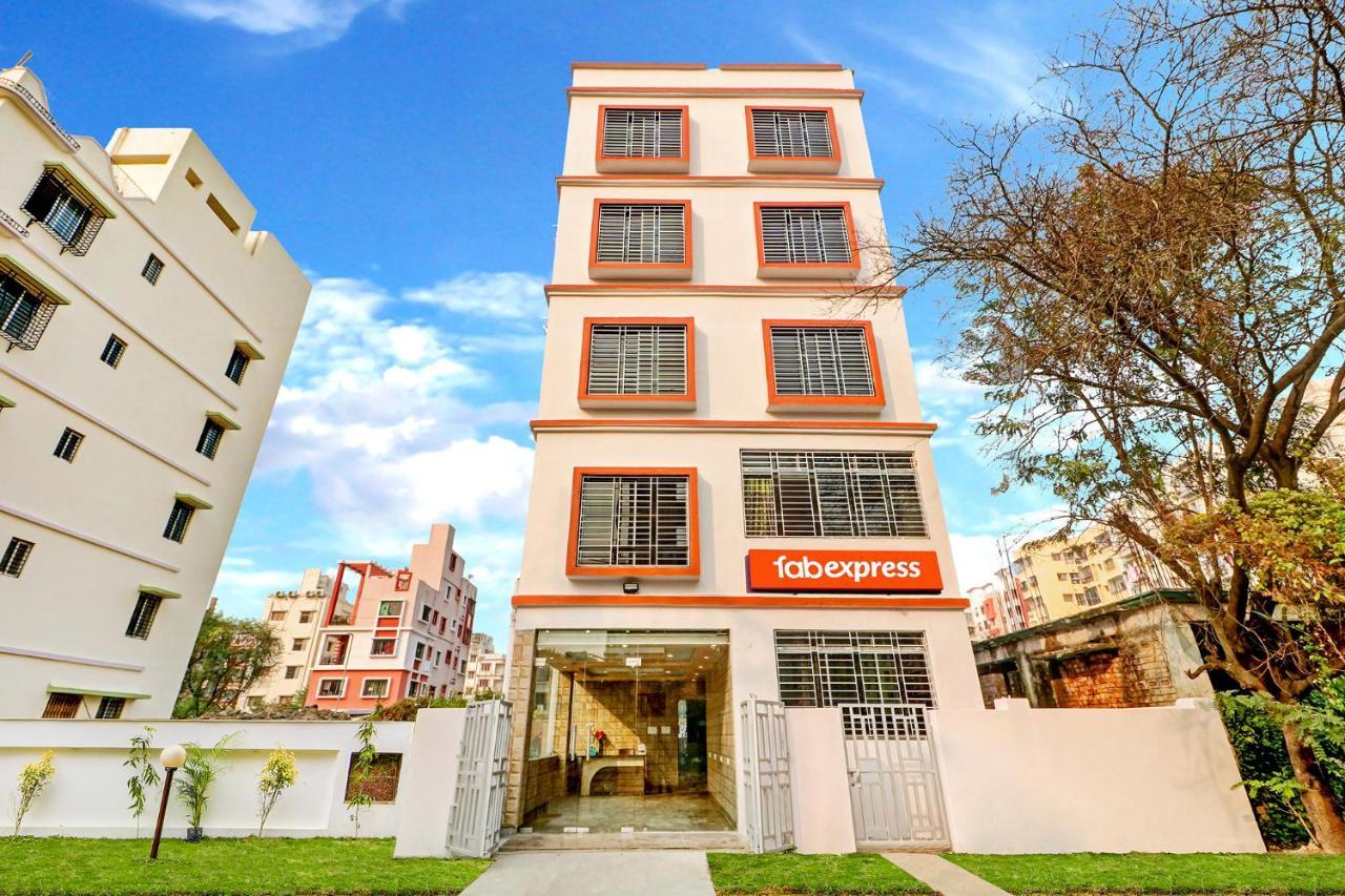 Fabexpress Step Inn - Nr Biswa Bangla Gate Kolkata Exterior photo